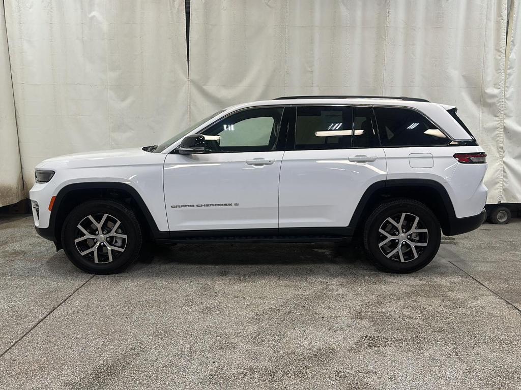 used 2023 Jeep Grand Cherokee car, priced at $32,999