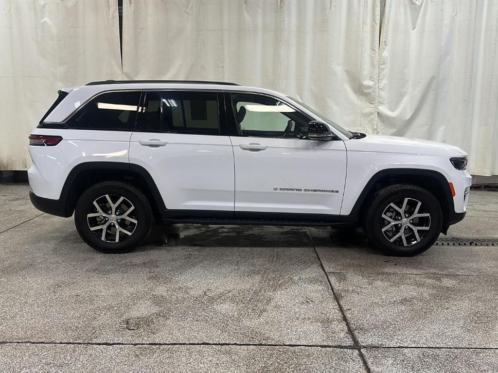 used 2023 Jeep Grand Cherokee car, priced at $32,999