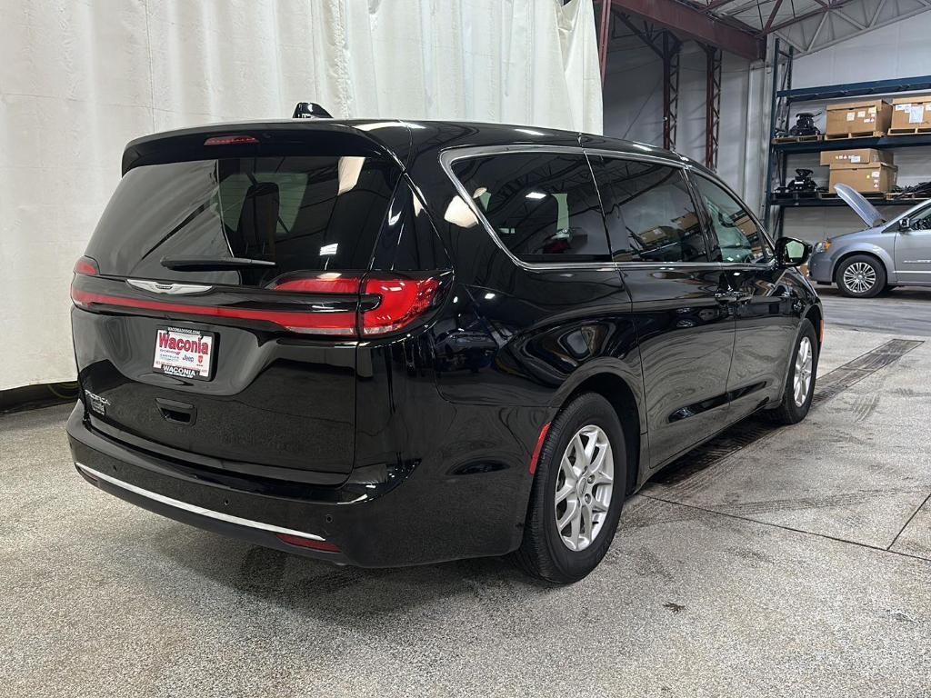 used 2025 Chrysler Pacifica car, priced at $31,659