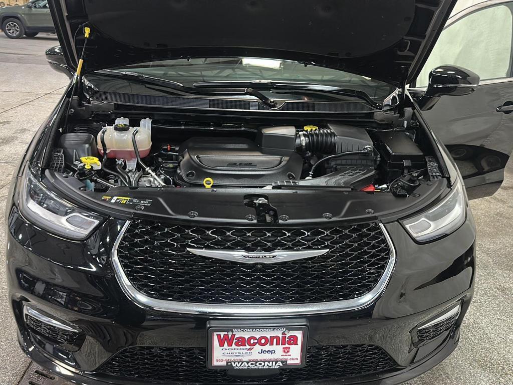 used 2025 Chrysler Pacifica car, priced at $31,659