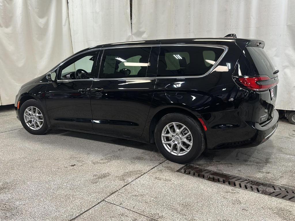 used 2025 Chrysler Pacifica car, priced at $31,659