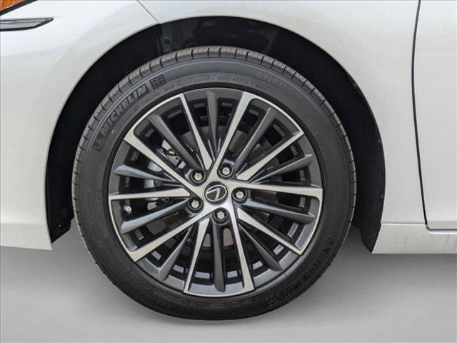new 2025 Lexus ES 350 car, priced at $48,047