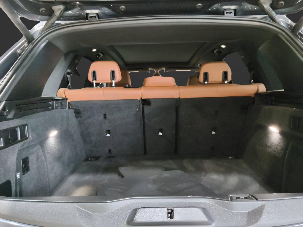 BMW X5 view 9