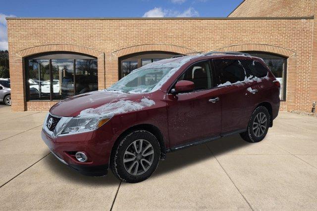 used 2016 Nissan Pathfinder car, priced at $10,400