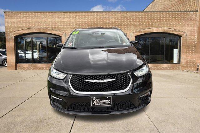 used 2023 Chrysler Pacifica Hybrid car, priced at $26,000