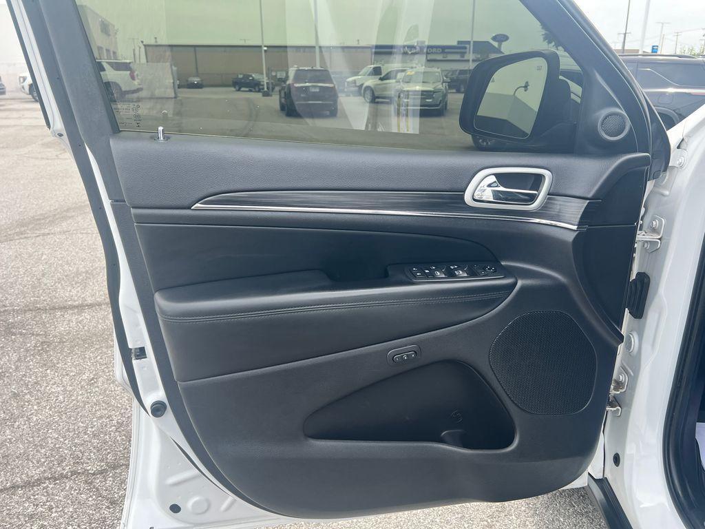 used 2019 Jeep Grand Cherokee car, priced at $17,226