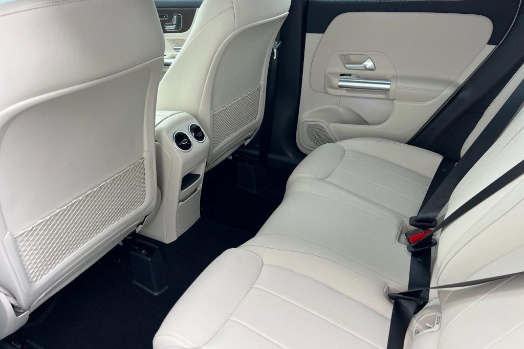 used 2026 Mercedes-Benz GLA 250 car, priced at $42,984