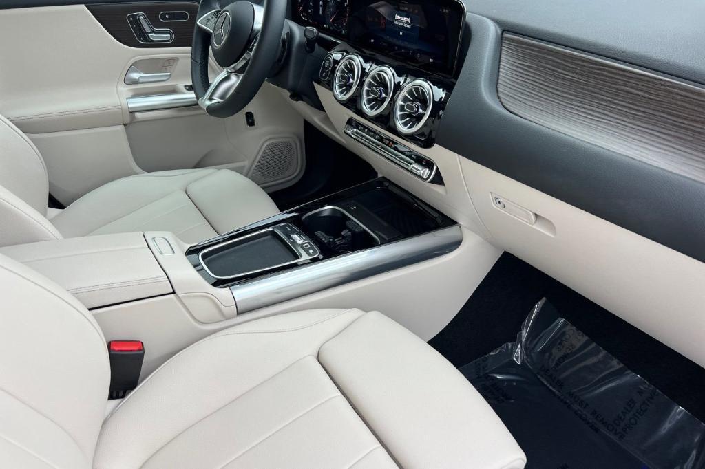 used 2026 Mercedes-Benz GLA 250 car, priced at $42,984