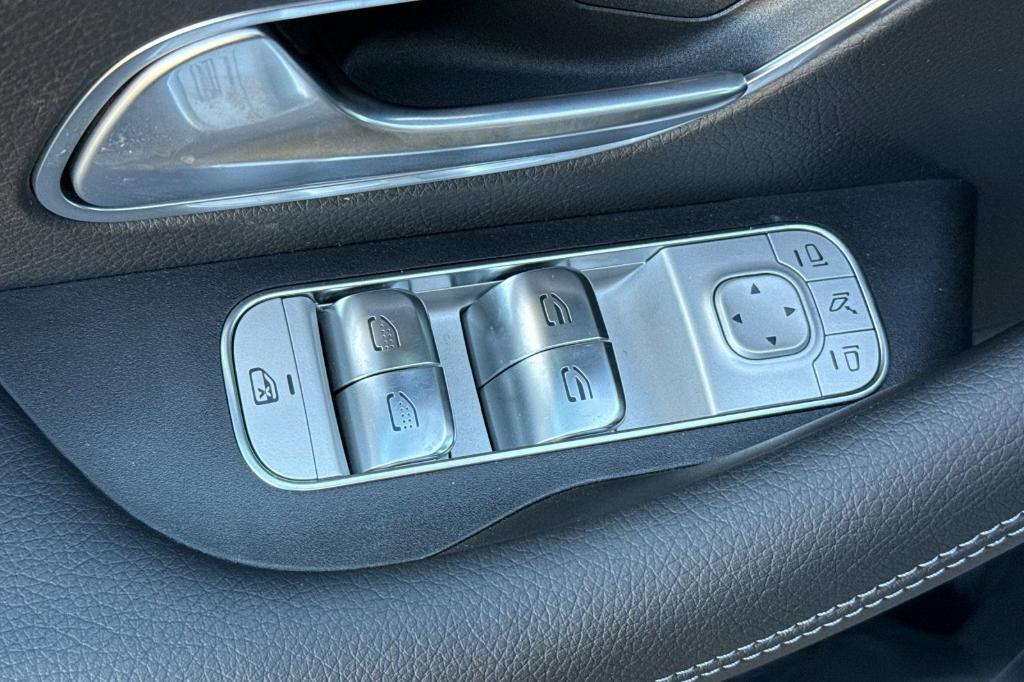 new 2025 Mercedes-Benz GLS 580 car, priced at $124,800