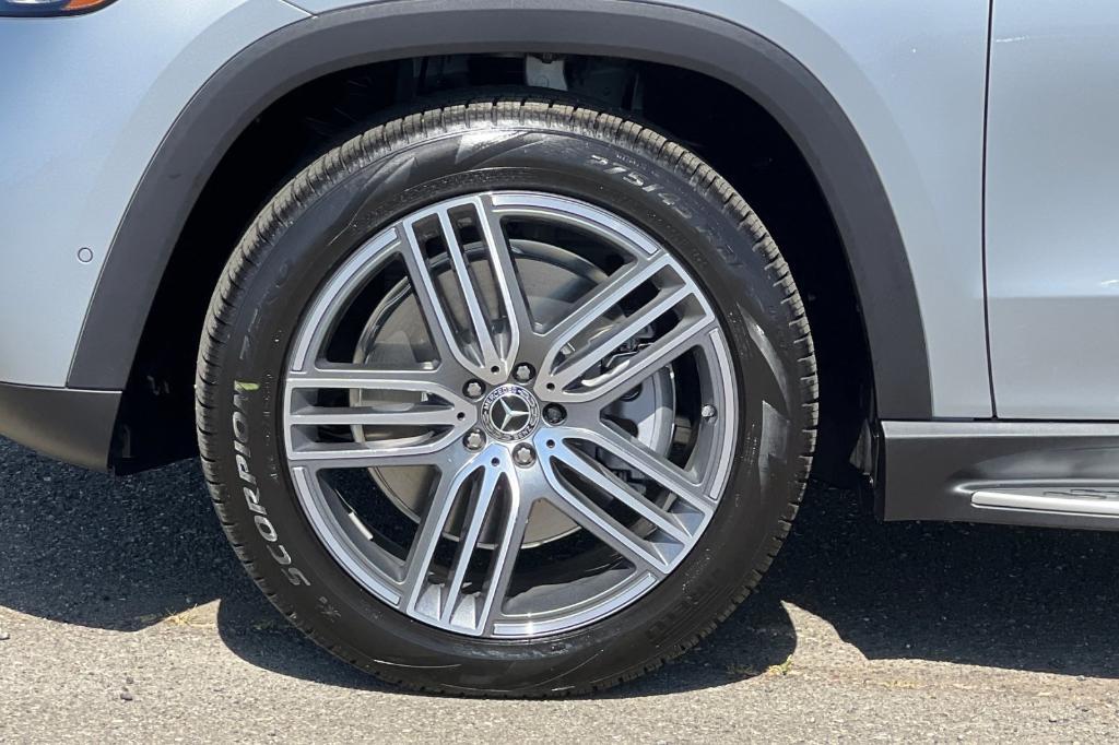 new 2026 Mercedes-Benz GLS 450 car, priced at $97,065