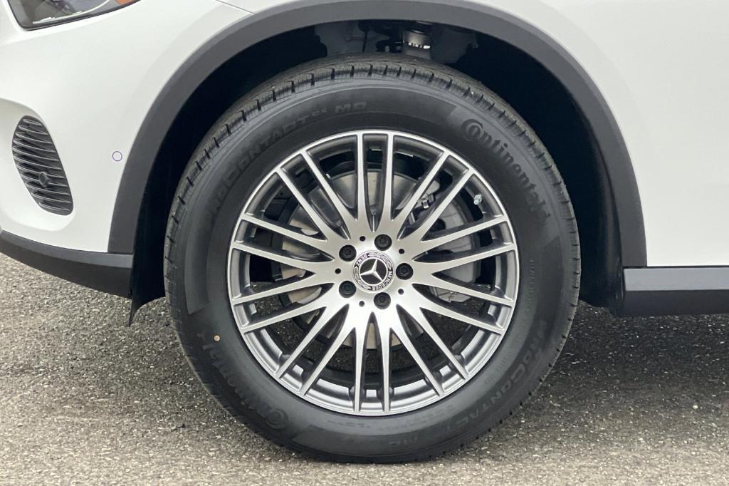 new 2026 Mercedes-Benz GLC 300 car, priced at $51,705