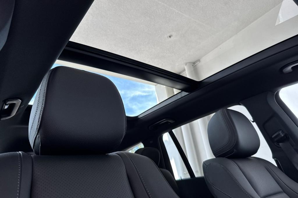 new 2025 Mercedes-Benz GLS 450 car, priced at $95,760