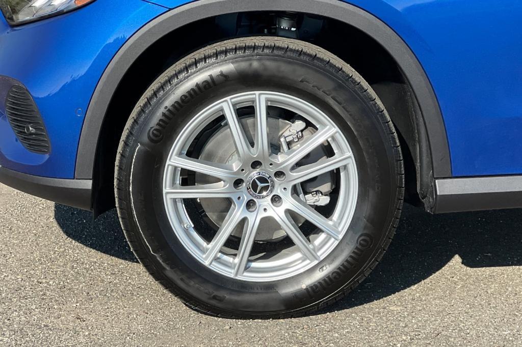 new 2026 Mercedes-Benz GLC 300 car, priced at $58,105