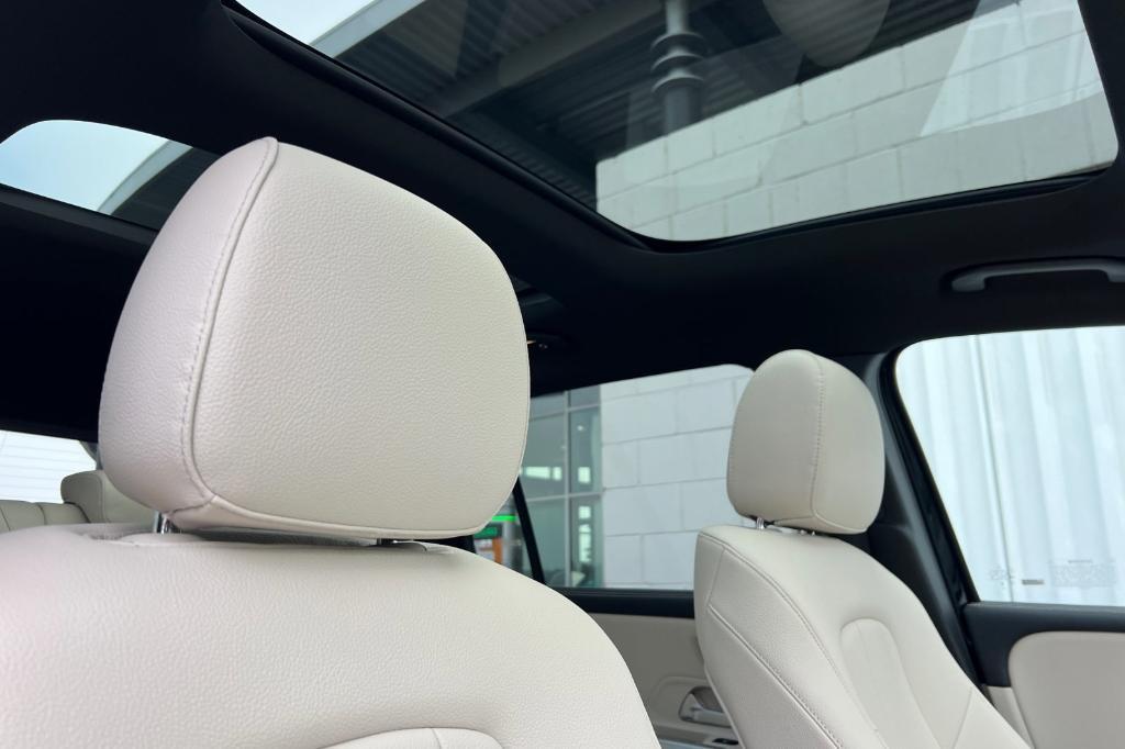 used 2026 Mercedes-Benz GLB 250 car, priced at $43,092