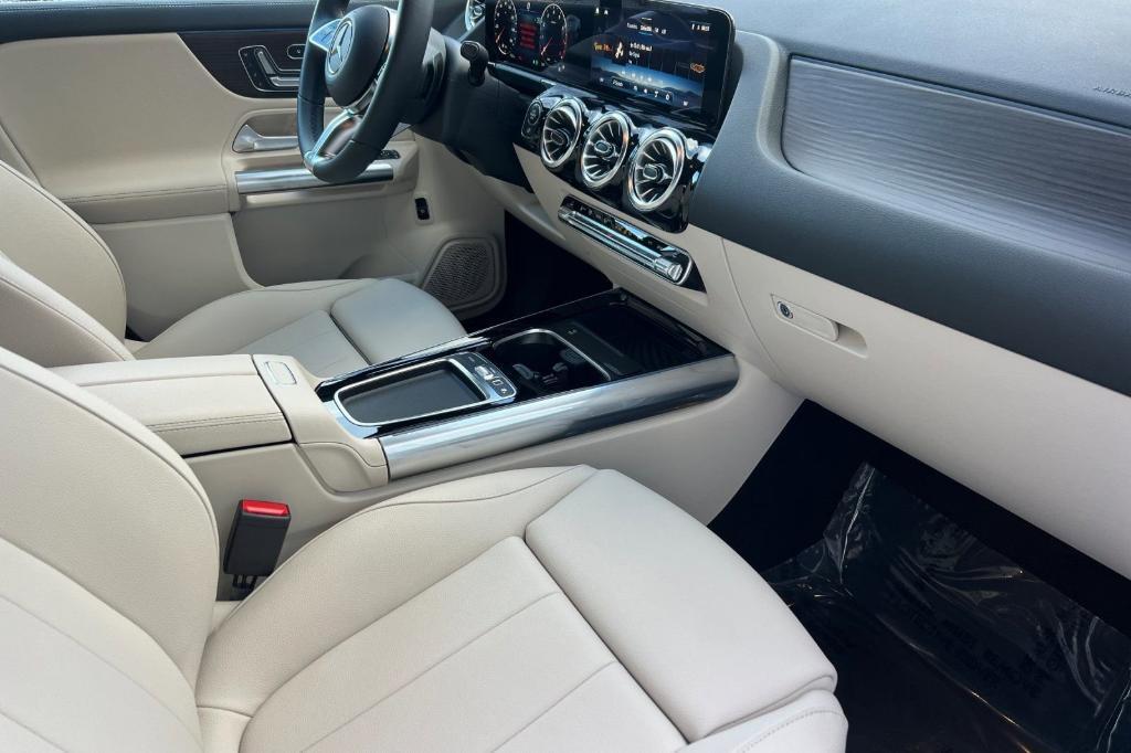 used 2026 Mercedes-Benz GLA 250 car, priced at $42,984