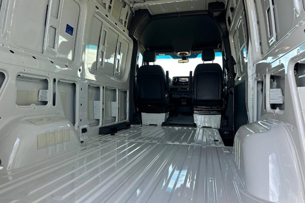 new 2025 Mercedes-Benz Sprinter 2500 car, priced at $80,070