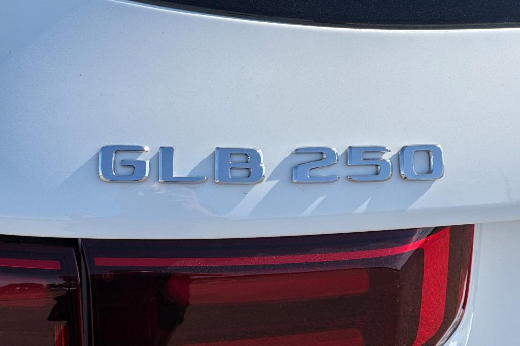 new 2025 Mercedes-Benz GLB 250 car, priced at $51,265