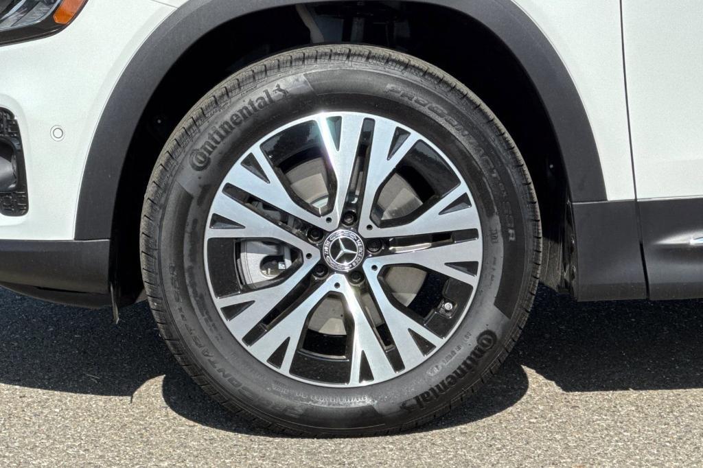 new 2025 Mercedes-Benz GLB 250 car, priced at $51,265