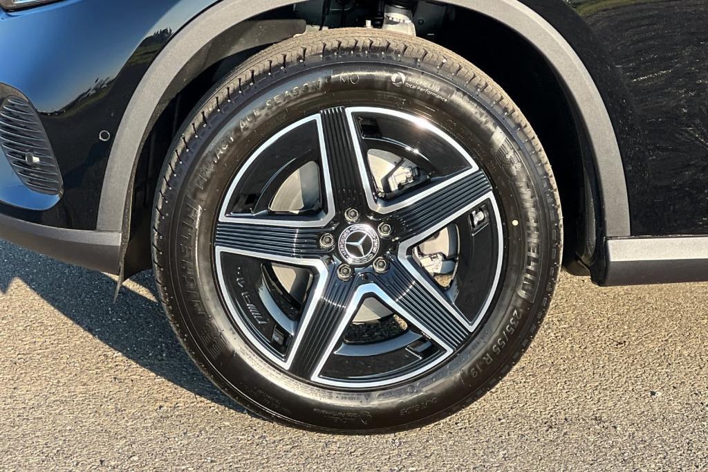 new 2026 Mercedes-Benz GLC 300 car, priced at $55,920