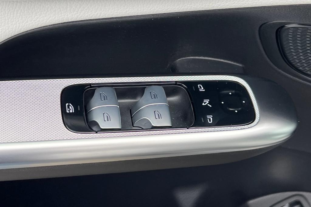 new 2026 Mercedes-Benz GLC 300 car, priced at $59,430