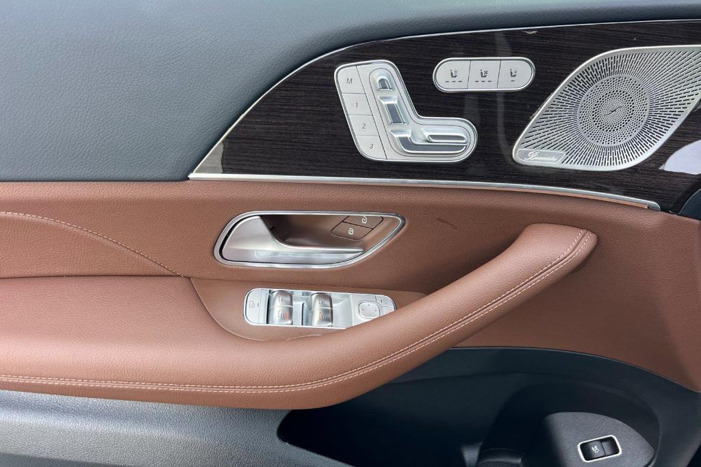 new 2026 Mercedes-Benz GLS 450 car, priced at $96,675