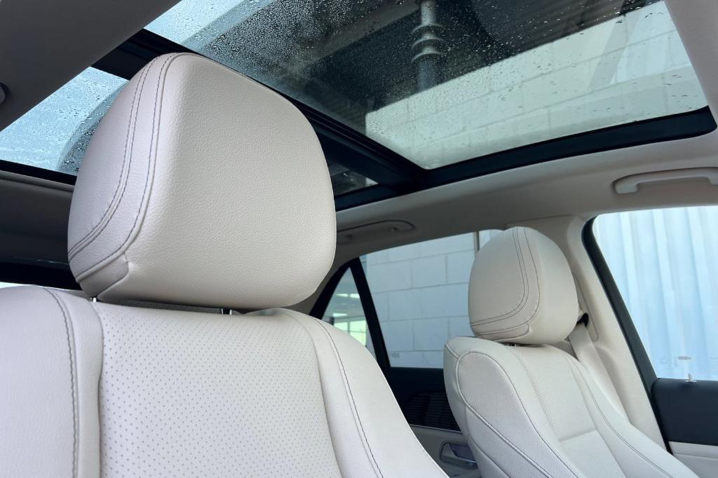 new 2026 Mercedes-Benz GLE 450 car, priced at $83,175