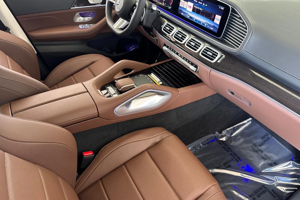 new 2025 Mercedes-Benz GLS 450 car, priced at $98,000