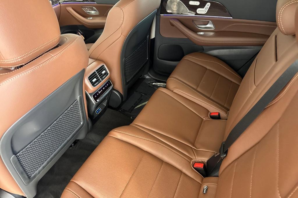 new 2025 Mercedes-Benz GLS 450 car, priced at $98,000