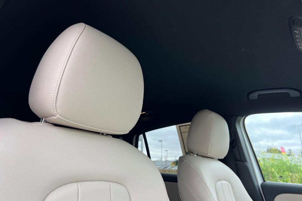 used 2021 Mercedes-Benz GLA 250 car, priced at $23,998