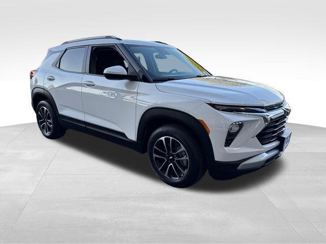 used 2025 Chevrolet TrailBlazer car, priced at $21,599
