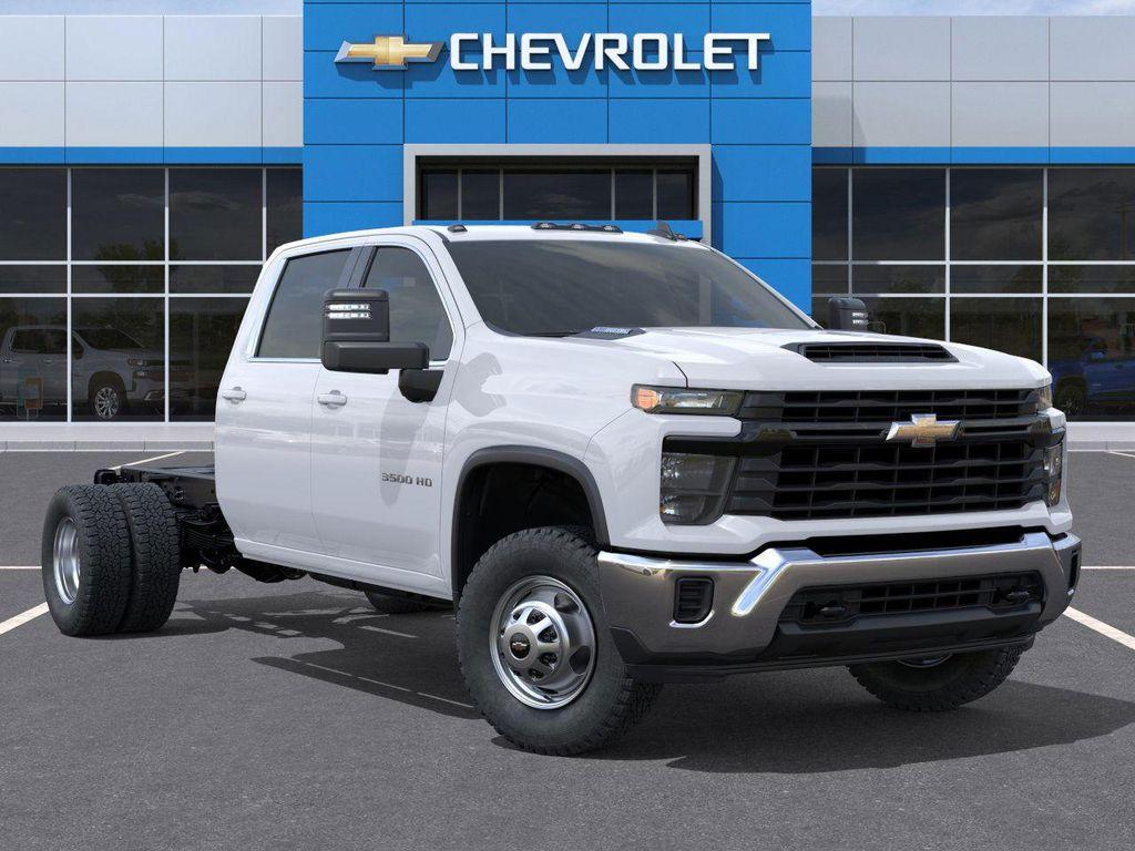 new 2025 Chevrolet Silverado 3500 car, priced at $55,999