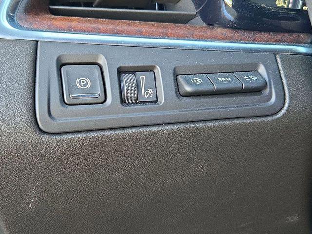 used 2022 Cadillac XT5 car, priced at $36,923