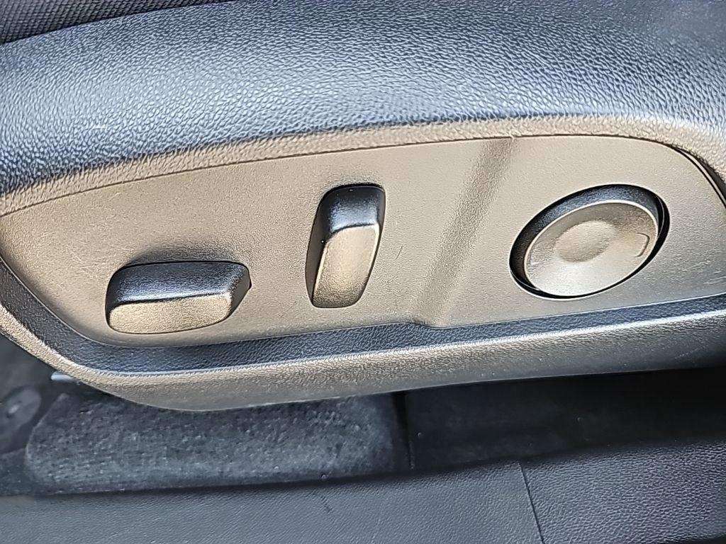 used 2026 Chevrolet Equinox car, priced at $29,989