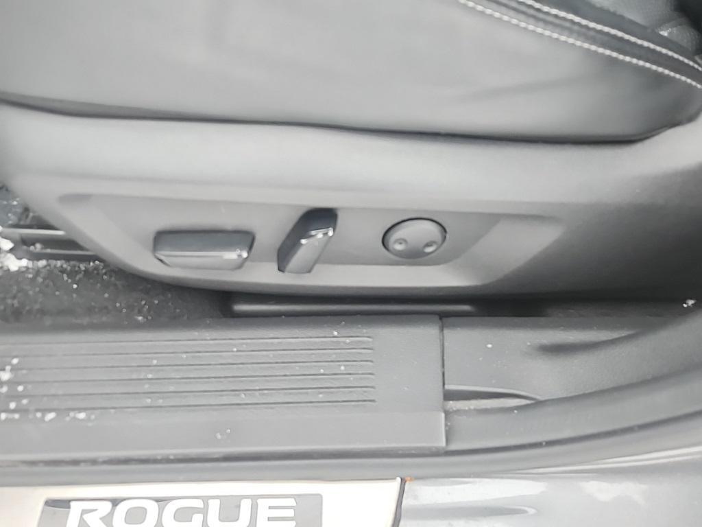 used 2022 Nissan Rogue car, priced at $26,367