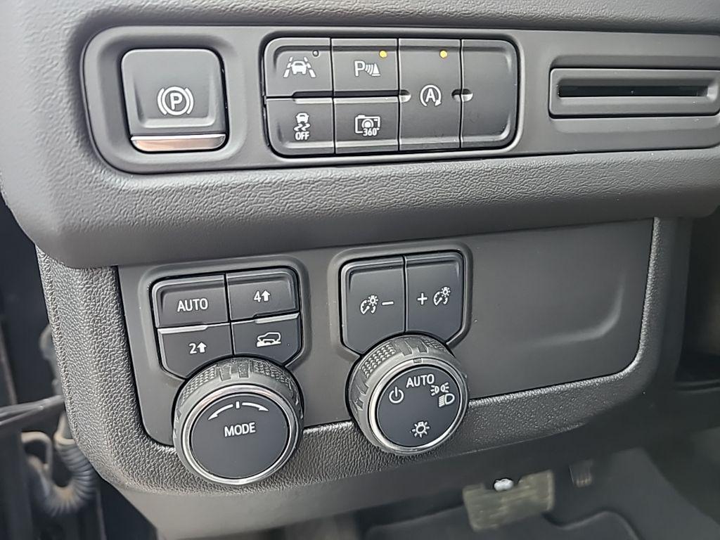used 2024 Chevrolet Tahoe car, priced at $58,839