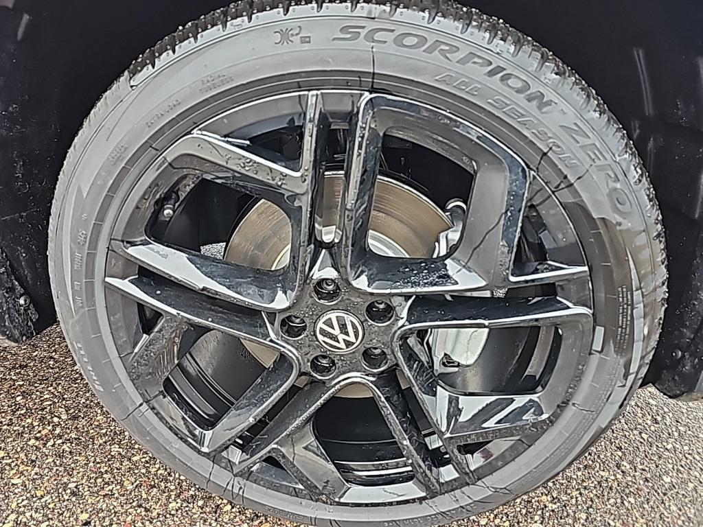 new 2025 Volkswagen Tiguan car, priced at $35,029