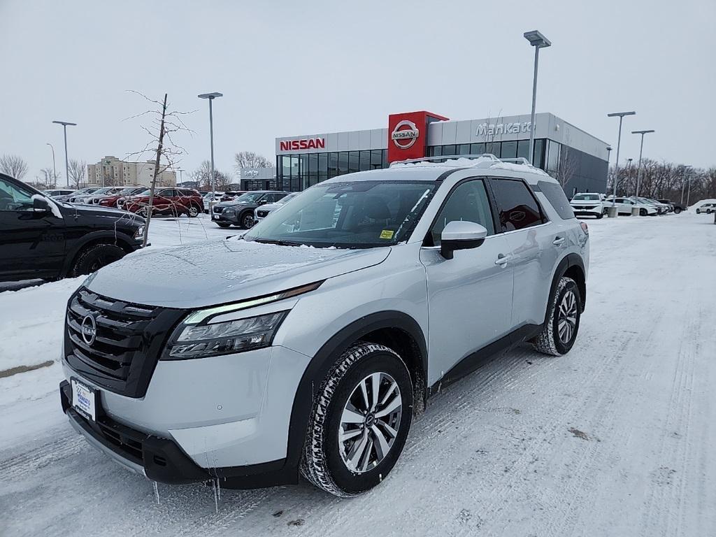 new 2025 Nissan Pathfinder car, priced at $39,575
