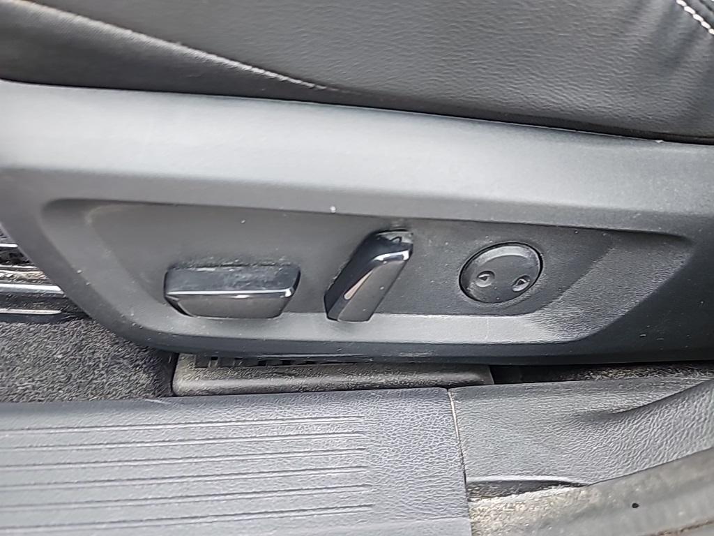 used 2022 Nissan Rogue car, priced at $25,267