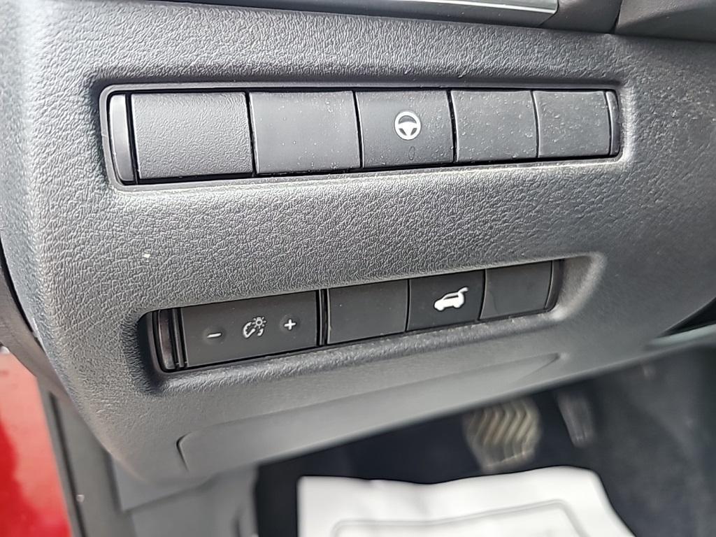 used 2022 Nissan Rogue car, priced at $25,267