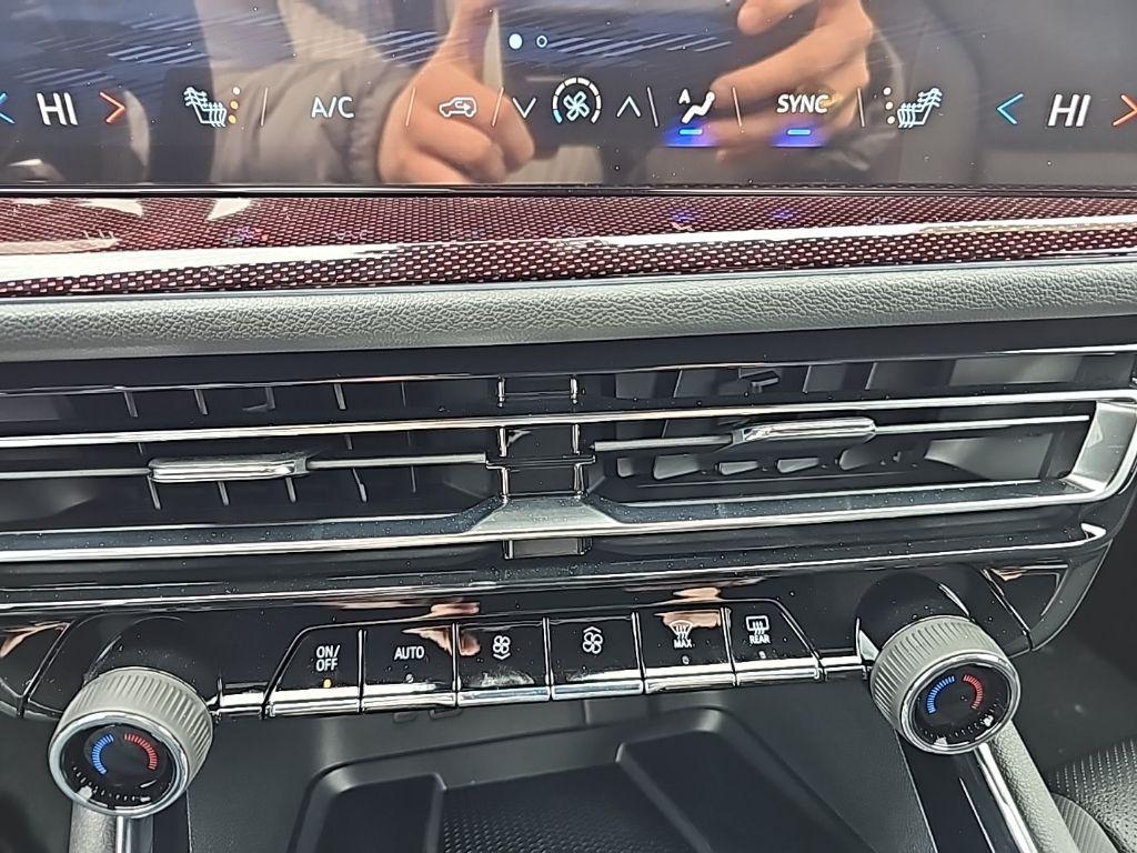 new 2026 Chevrolet Traverse car, priced at $55,455