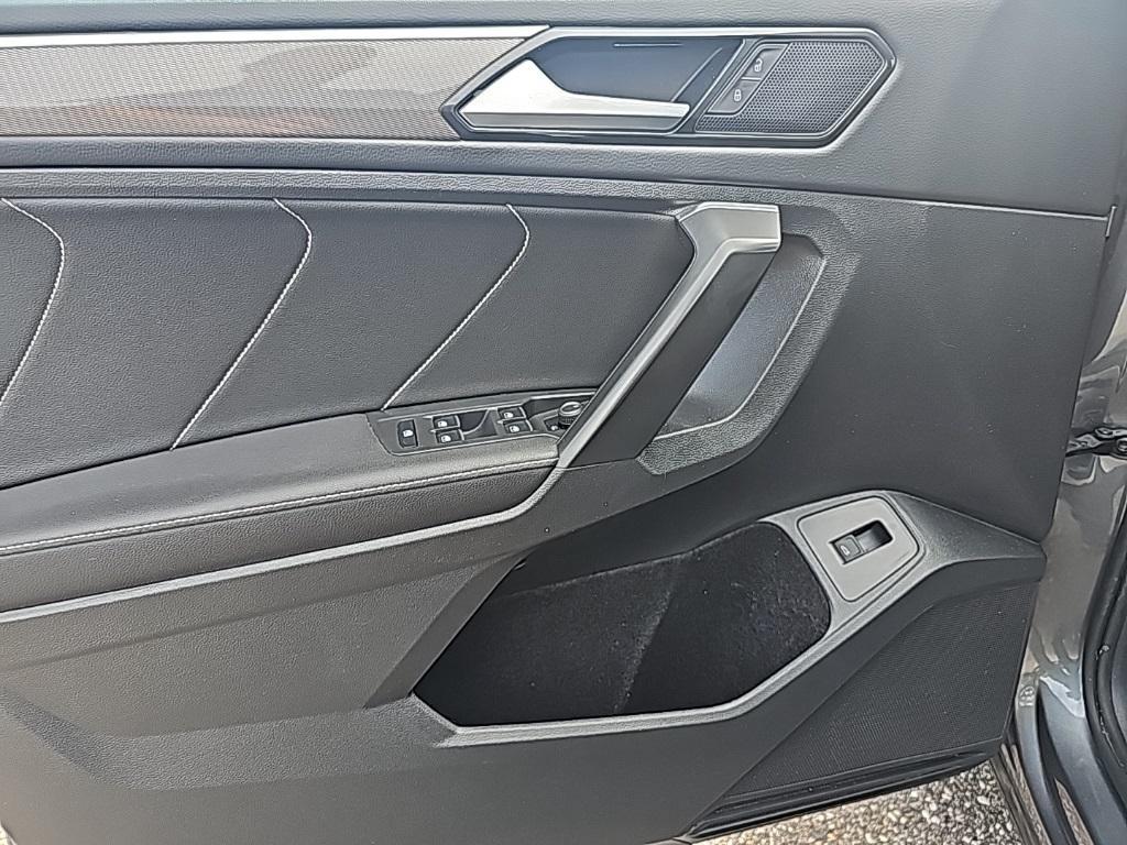 2022 Platinum Gray Metallic Volkswagen Tiguan