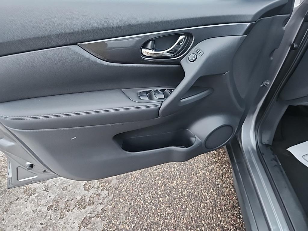 used 2019 Nissan Rogue car, priced at $13,867