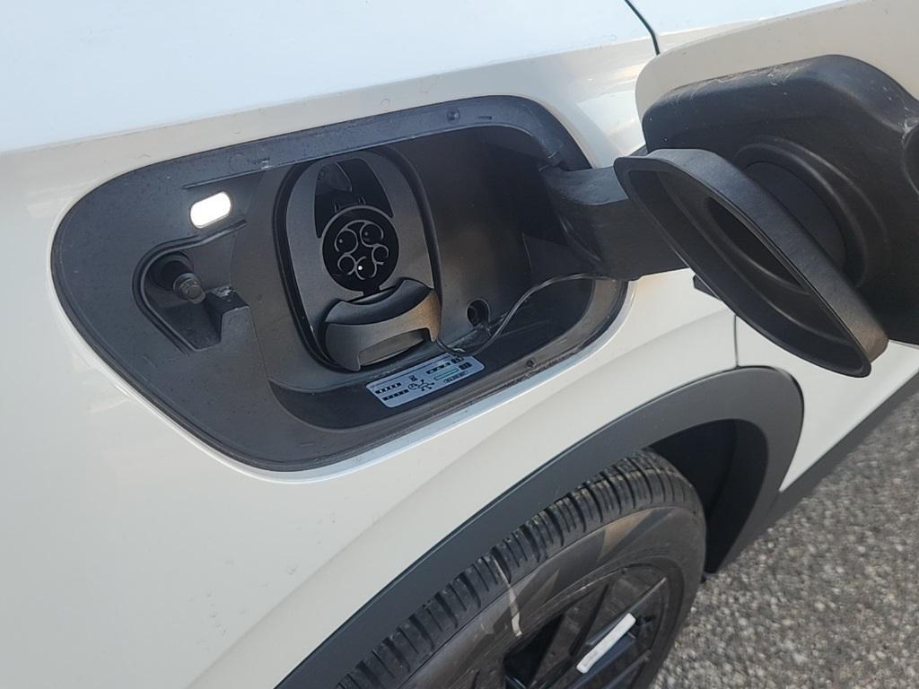 new 2025 Volkswagen ID.4 car, priced at $48,126