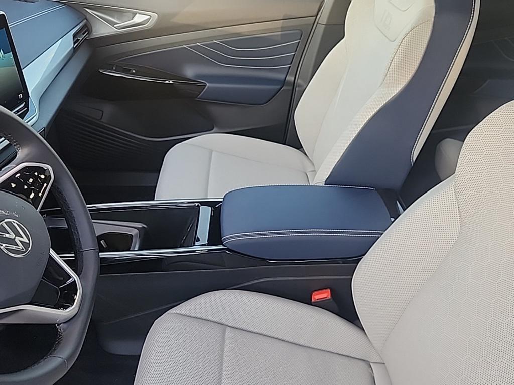 new 2025 Volkswagen ID.4 car, priced at $48,126