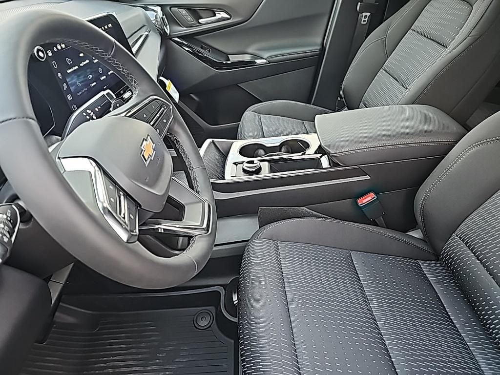 new 2026 Chevrolet Equinox car, priced at $33,160