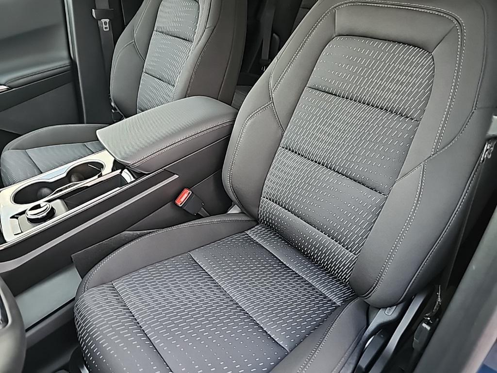 new 2026 Chevrolet Equinox car, priced at $33,160