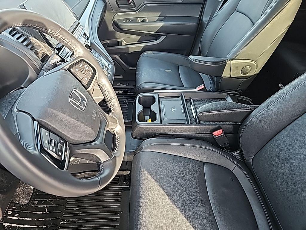used 2025 Honda Odyssey car, priced at $36,739