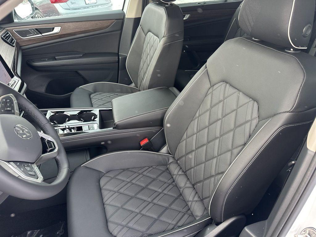 new 2026 Volkswagen Atlas car, priced at $54,667