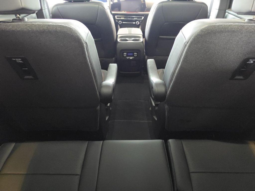 new 2026 Chevrolet Traverse car, priced at $53,555