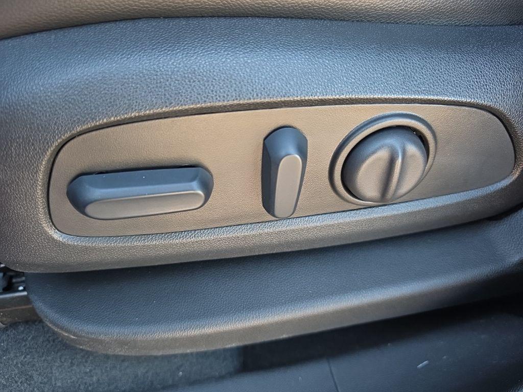 used 2023 Chevrolet Equinox car, priced at $25,839